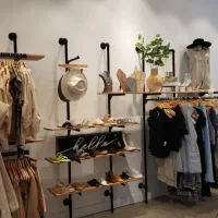فروشنده پوشاک