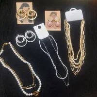 تعدادی بدلیجات گوشواره گردنبند شیک