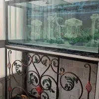 اکواریوم حرفه ای به همراه پایه فرفورژه بسیار زیبا
