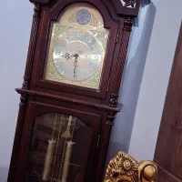 ساعت ایستاده در حد نو کاملا تو عکس مشخصه