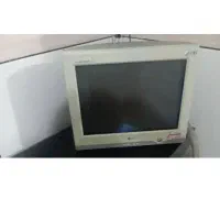 مانیتور مناسب.  دوربین