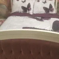 تخت چوبی نوجوان