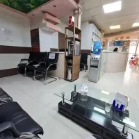 نیروی پذیرش خانم در لابراتوار دندانسازی