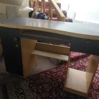 میز کامپیوتر در حد نو