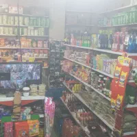 فروشنده خانم درفروشگاه موادغذایی