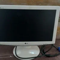 مانیتور LG،کیس،موس،کیبورد، میز کامپیوتر سالم وتمیز