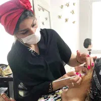 کلاسهای  تخصصی انواع خدمات زیبایی بانوان