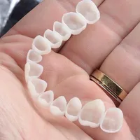 به چند نفر خانم برای دستیاری،منشی،رسپشن