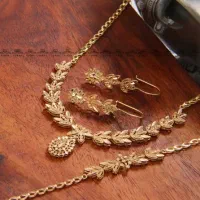 سرویس طلای عروس در حد نو
