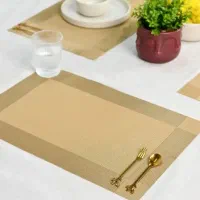 ست ابزار روی میز رستوران و کافه
