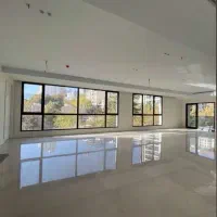 230-متر-کلید-نخورده-عمارت-مجلل-غرق-در-نور