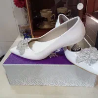 کفش پاشنه نگینی سفید ورنی