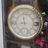 ساعت دیواری