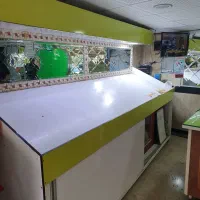 ویترین و دکور و میز شیک برای مغازه