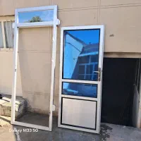 درب آلومینیومی ابعاد ۹۰/۲۳۰متر میباشد
