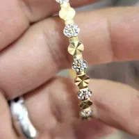 النگو طلا ب قیمت تابلو . در حد نو تمیز سایز یک