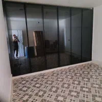 درب شیشه ای کابینت فریم لس و دکوفیس تحویل یک روزه