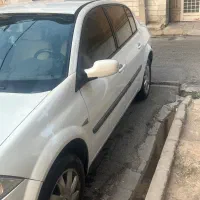 مگان ۲۰۰۰ اتومات