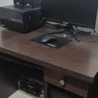 میزکامپیوتر در حد نو