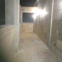 کارگر ساختمانی نضافتچی منازل بازسازی شده