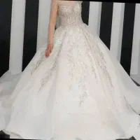 دو تا لباس عروس سایز ۴۰ بسیار زیبا خشکشویی رفته