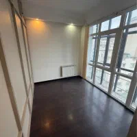 ۸۰متر دفتر کار جنب بازار موبایل