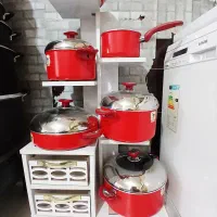 قابلمه همراه با پایه