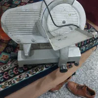 فروش کالباس بر.ترازو.سرخ کن