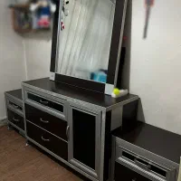 میز‌ ارایش‌ و پاتختی