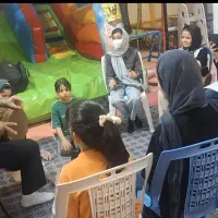 کلاس شطرنج و موسیقی خانه بازی رنگین‌کمان