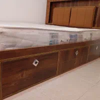تخت خواب دو نفره همراه میز آرایش