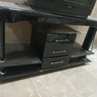 میز تلویزیون و تلویزیون