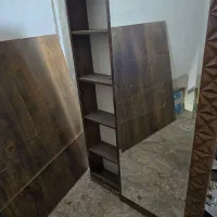 تخت و آیینه قدی