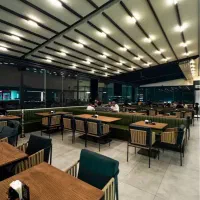 آشپزفرنگی‌ کمک آشپز پیتزا زن وسطکار باریستا