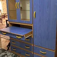 تخت نوجوان همراه با کمد و ویترین