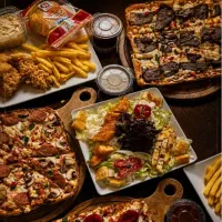 سوخاری زن پیتزا زن اقا نیازمندیم