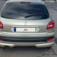 ۲۰۶ بژ طلایی