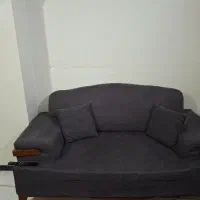 مبل دونفره تمیز ومرتب