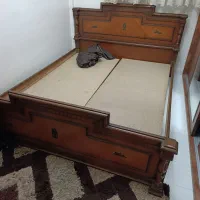 تخت دونفره چوبی