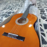 گیتار یاماها c40