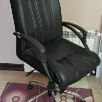صندلی گردون و جک دار