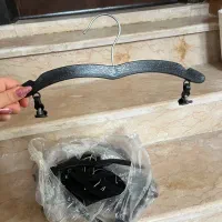 چوب کار و لباس آویز و لوازم جانبی بوتیک