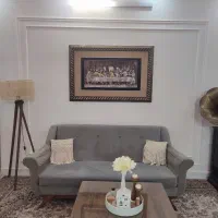 مبلمان راحتی به همراه 3 عدد میز