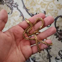 گردنبند طلایی رنگ ثابت قیمت مد نظر خود  را بگید