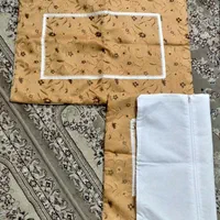 روبالشی ساتن گل برجسته