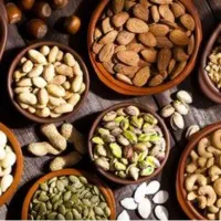 فروشنده خانم آجیل و خشکبار دو شیفت