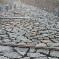 اوستا بنا همه کاره