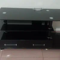 میز تلویزیون شیشه ای