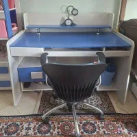 میز تحریر کودکانه با کتابخانه