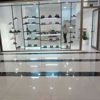 ویترین کفش کیف روسری غیره
